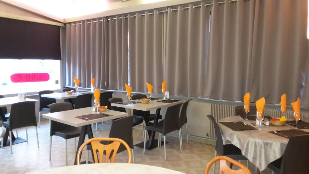 Pension Hotel Restaurant De La Place Voujeaucourt エクステリア 写真